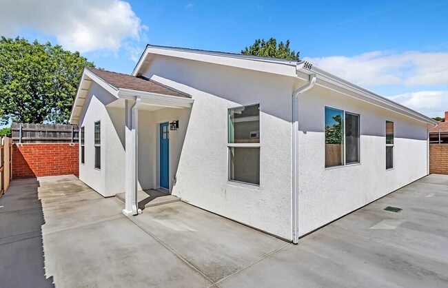 Foto del edificio - 4 bed 3 bath Prime Location! (Lease out, pending signatures. Check back in a few days!)