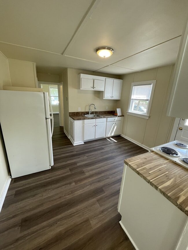 Building Photo - 1 Bedroom 1 Bathroom