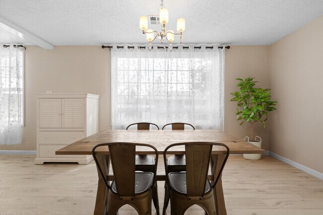 Foto del edificio - 1922 Scenic Ave