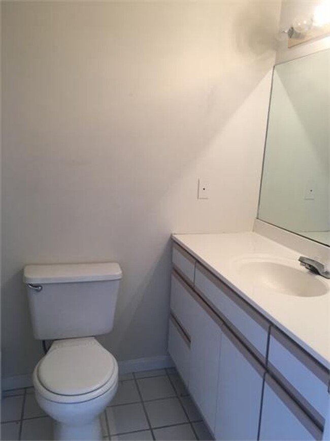 Building Photo - 110 Estes Dr