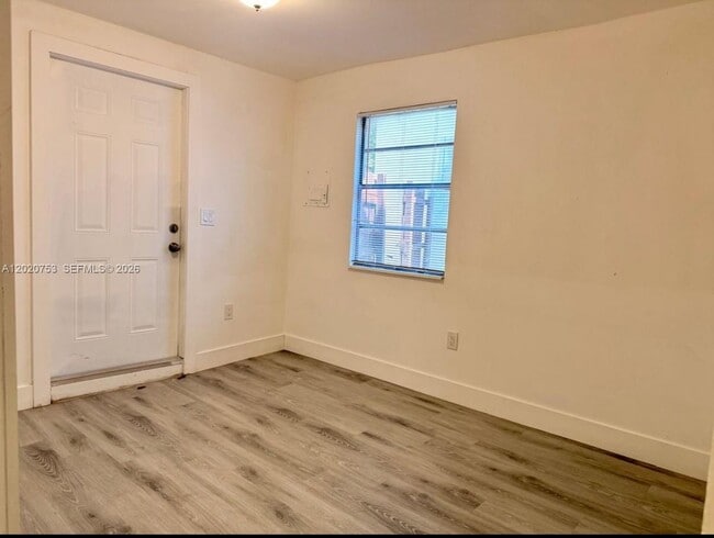 Building Photo - 45 NE 60th St