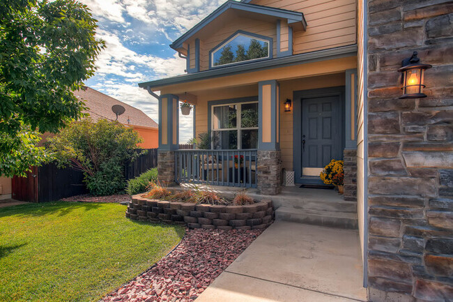 Building Photo - Stunning 3-Bedrooms, 3-Bathrooms Ranch Sty...