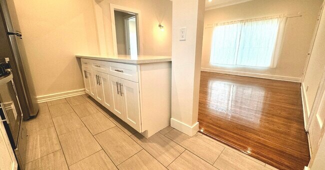 Building Photo - 140 Olive St