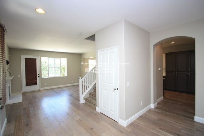 Building Photo - 43 Avenida Brio