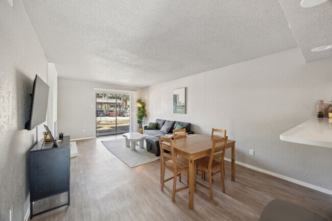 Foto del edificio - 2537 Thomason Cir