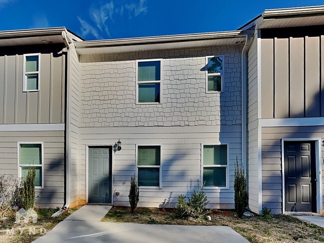 Building Photo - 1832 Carrington Dr