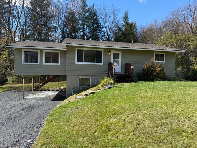 26 Lague Ln