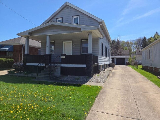 Building Photo - 3027 Fortune Ave