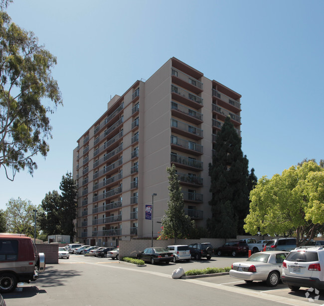 Foto del edificio - Norwalk Towers