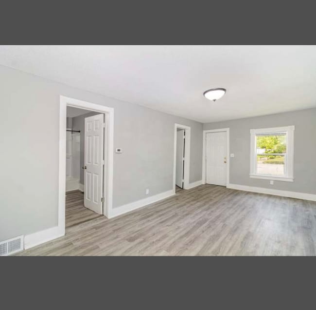 Foto del edificio - 476 Brainerd Ave
