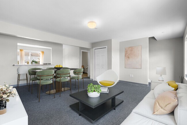 Foto del edificio - Pine Rock Townhomes  Student Living