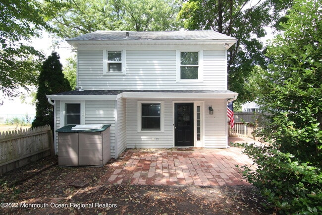 Building Photo - 15-17-17 E Lincoln Ave