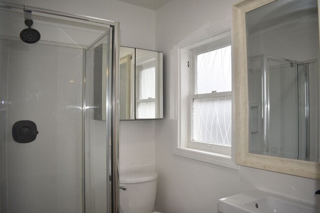 Foto del edificio - 159 Donner Ave