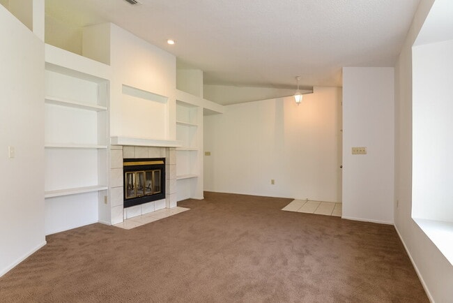 Building Photo - 1124 Blufield Ave