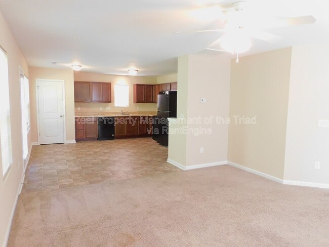 Foto del edificio - 4621 Chapel Ridge Dr