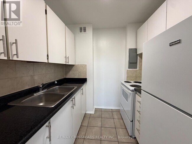 Photo du bâtiment - 1191 Ellesmere Rd