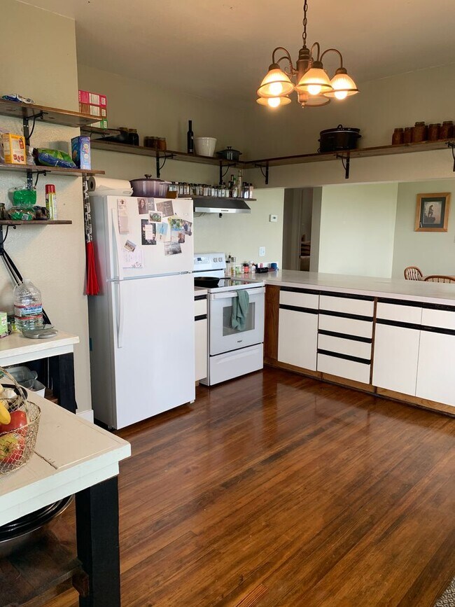 Foto del edificio - Ranch Style Farm House!