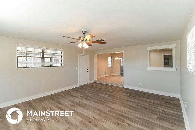 Building Photo - 6528 Blackwood Dr