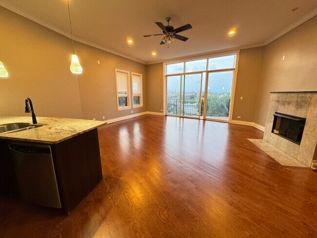Foto del edificio - 2413 W Madison St
