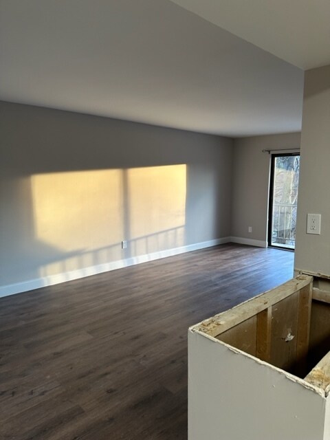 Living Area - 742 Putnam Blvd