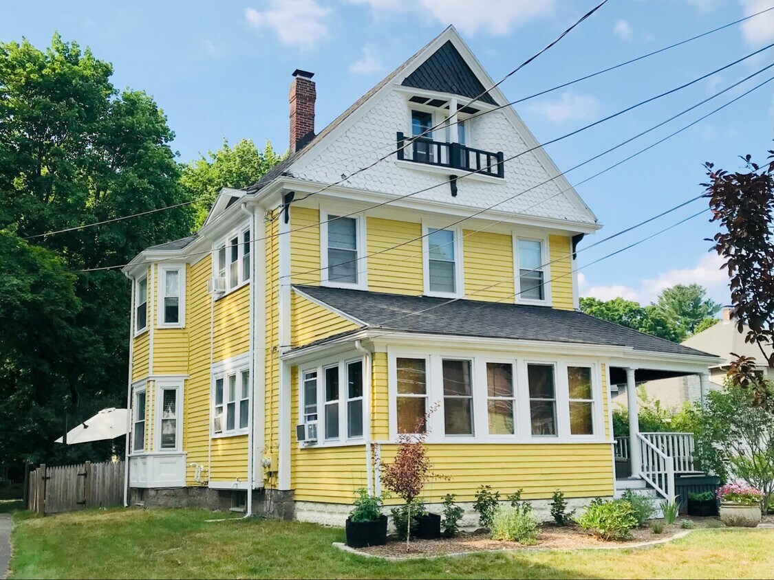 2871 Woburn St Unit 1, Reading, MA 01867 Condo for Rent in Reading