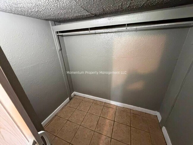 Foto del edificio - 8220 N Mulberry St
