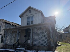 Building Photo - 414 Thurman St