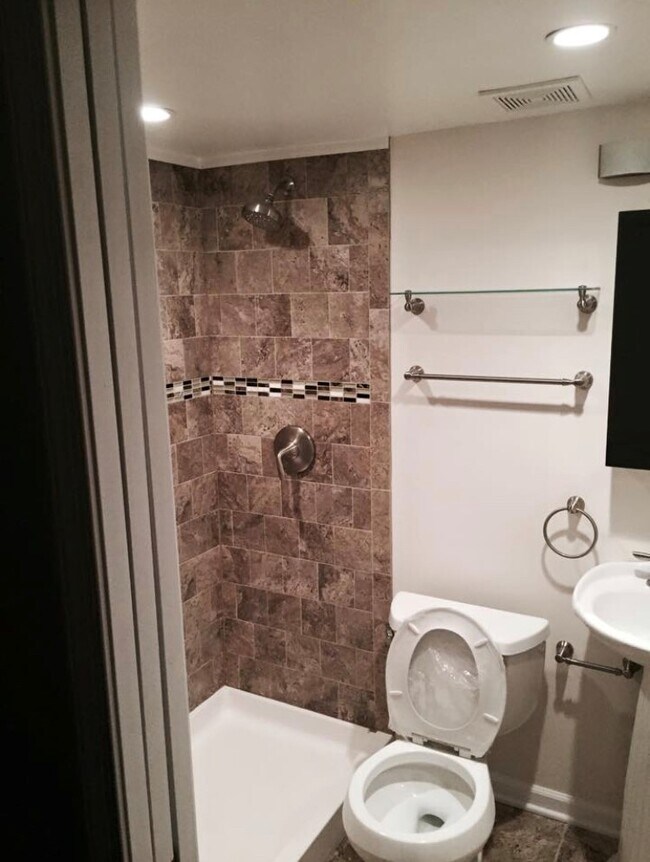 Foto del baño - 1406 3rd St NW