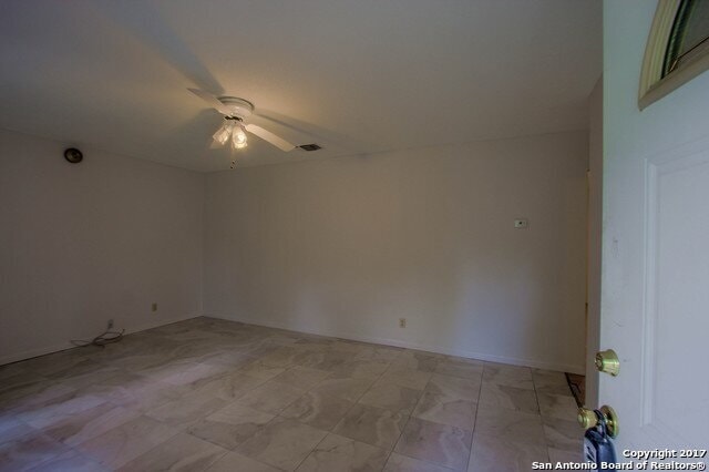 Foto del edificio - OFFERING 1-MONTH FREE RENT!!