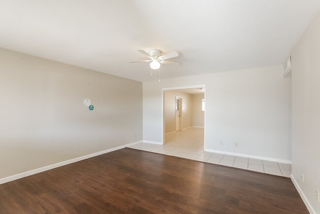 Building Photo - 1544 E Clover