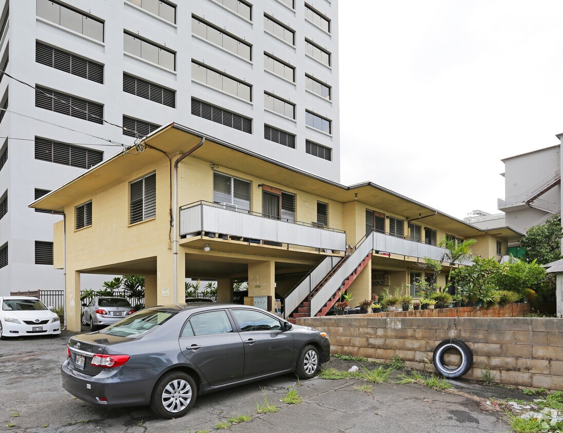 Primary Photo - 1718 Kaluhikai Ln