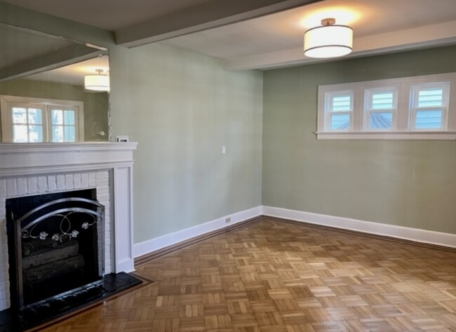 Living Room - 18 Robertson Rd