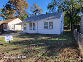 Building Photo - 2126 S Gold St