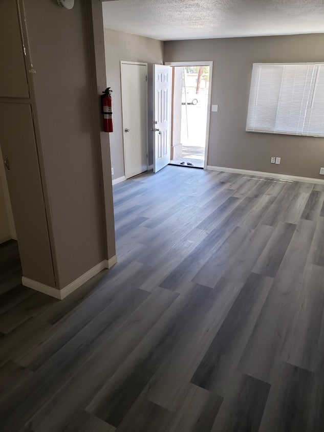 Foto principal - 300 Cisco St