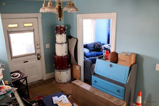 Building Photo - 7 br, 3 bath  - 81 Linden St # 1A