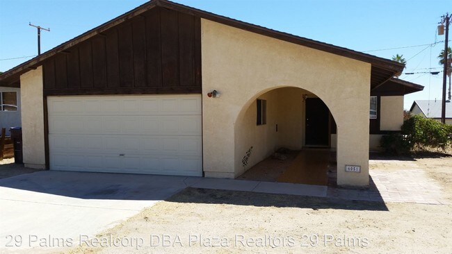 Building Photo - 6051 Daisy Ave