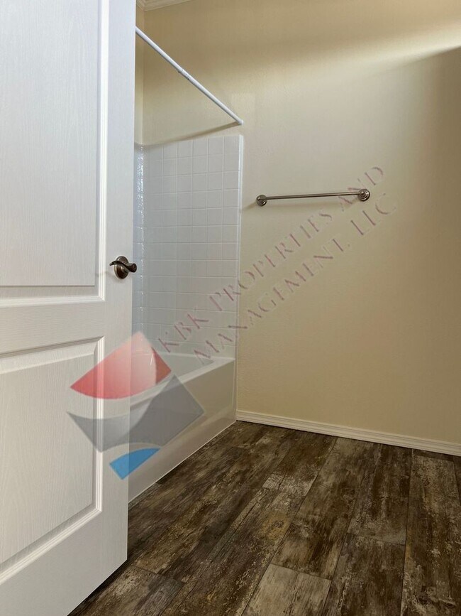 Foto del edificio - HCB-1116 &amp; 1118 Alamosa Avenue