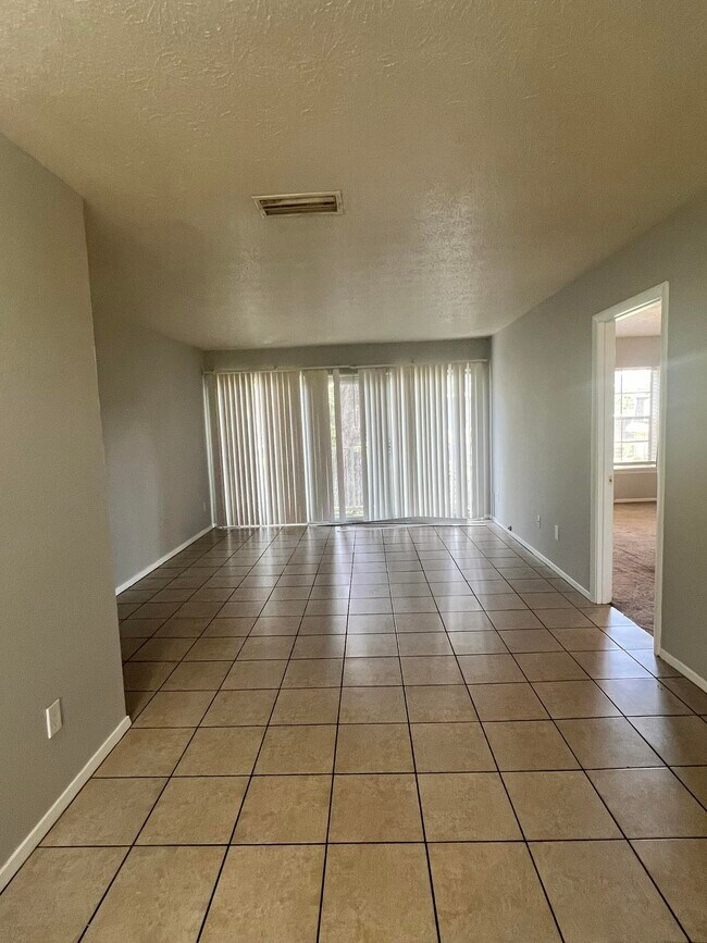 Foto del edificio - 2020 Continental Ave