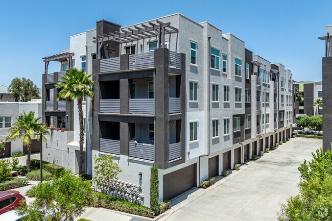 Building Photo - Terrano Phase II