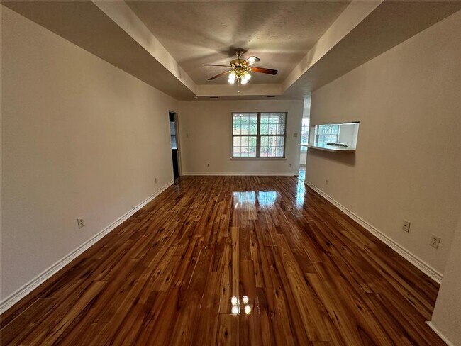 Foto del edificio - 1400 Prairie Dr
