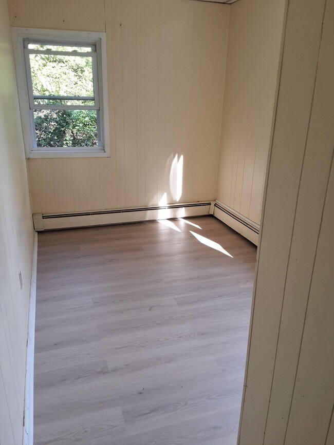 Foto del edificio - 4 Brewster Ln