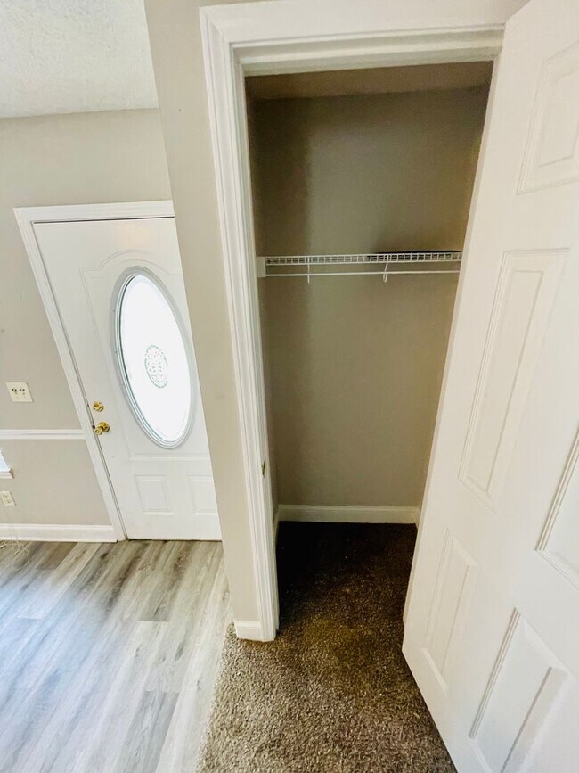 Foto del edificio - NEWLY RENOVATED 2bd/1.5ba Townhome super close to CMC, HGTC and CCU! Some utilities included!