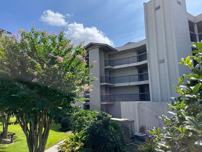 Foto del edificio - 1068 Lotus Pkwy