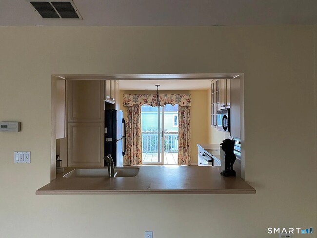 Foto del edificio - 97 W Norwalk Rd