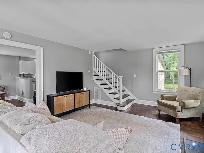 Building Photo - 104 E Union St