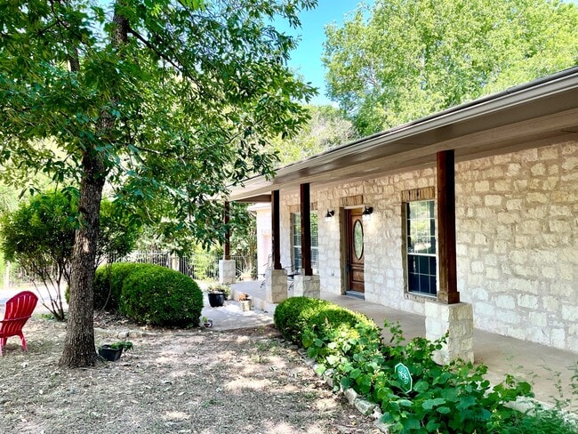 Building Photo - 104 Bermuda Dr