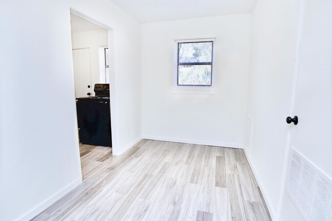 Building Photo - 110 Morningside Dr