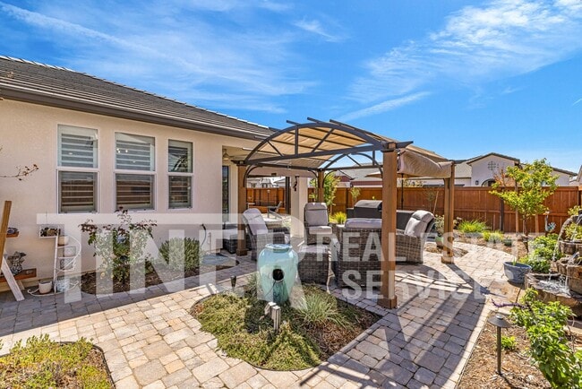 Building Photo - 4622 Highland Lk Dr