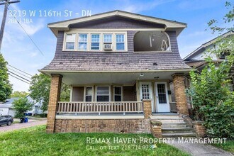 Building Photo - 3219 W 116th St