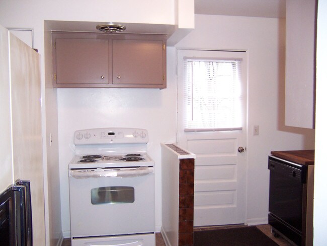 Cocina - 125 S Adams St